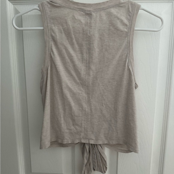 Lululemon tie front tank - Picture 3 of 4